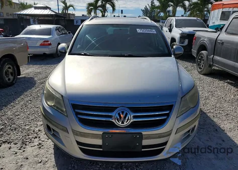 2010 Volkswagen Tiguan Se из США, поврежденный, VIN WVGBV7AX9AW521775